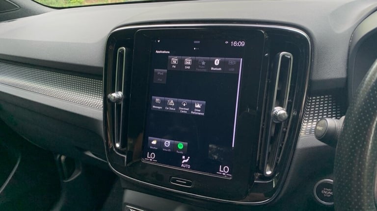 2020 Volvo XC40 R-Design, T3 automatic Estate Petrol Automatic