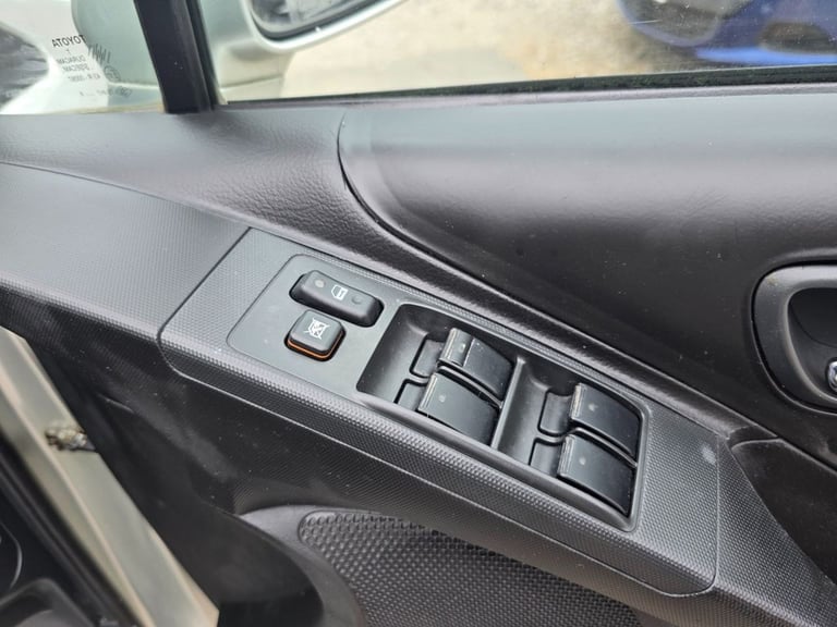 2006 06 TOYOTA COROLLA VERSO 1.8 T3 MPV 5DR PETROL MULTIMODE (179 G/KM, 127 BHP)