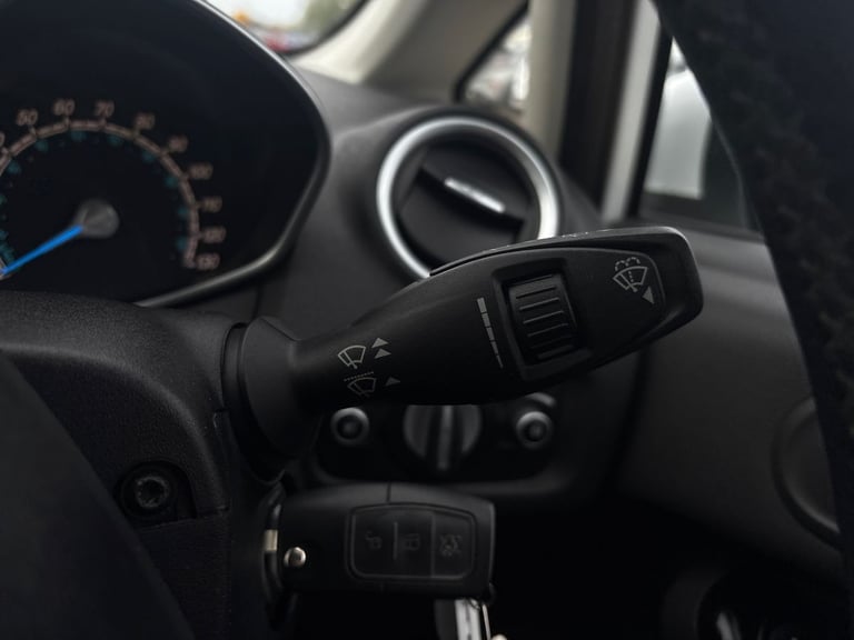 2013 Ford Fiesta 1.25 82 Zetec 5dr Hatchback PETROL Manual