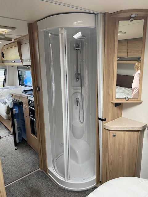 Elddis crusader aurora 4berth caravan 2016 (single axle)