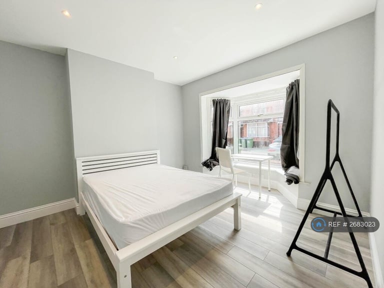 5 bedroom house in Milton Road, Southampton, SO15 (5 bed) (#2683023)