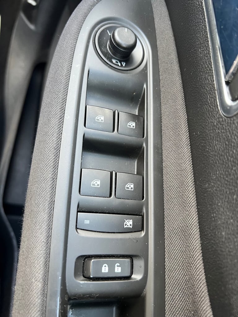2016 Vauxhall Mokka 1.4T Exclusiv 5dr HATCHBACK Petrol Manual
