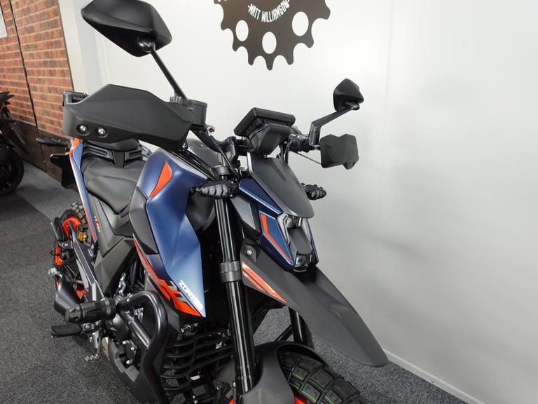 Zontes ZT125-U1 LCD. Stunning Hypermotard 125cc. Keyless & More!
