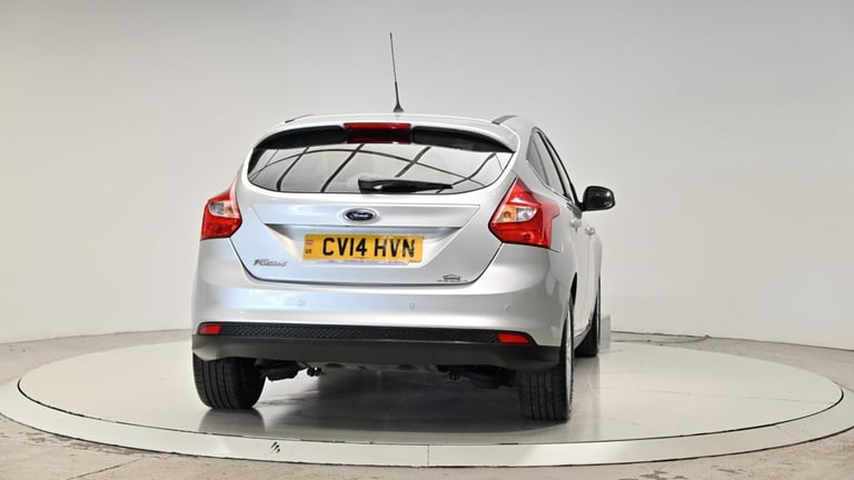 2014 Ford Focus 1.6 TDCi Zetec Euro 5 (s/s) 5dr HATCHBACK Diesel Manual