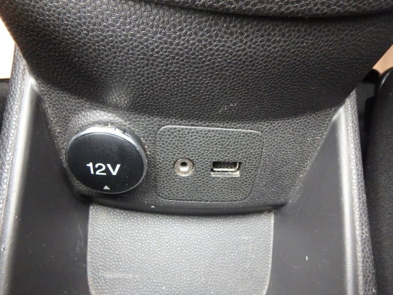 2013 Ford Fiesta 1.25 82 Zetec 5dr...All 13 Service Stamps in the Book HATCHBACK Petrol Manual