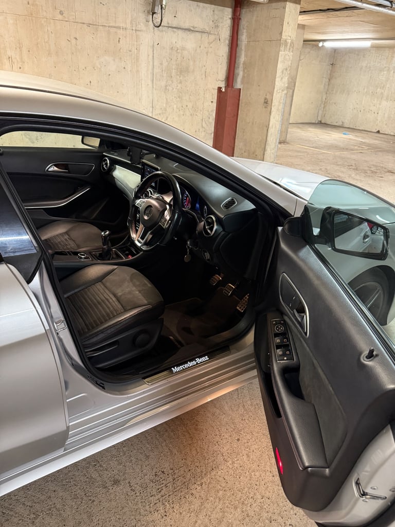 Mercedes-Benz, CLA, Saloon, 2014, Manual, 1796 (cc), 4 doors