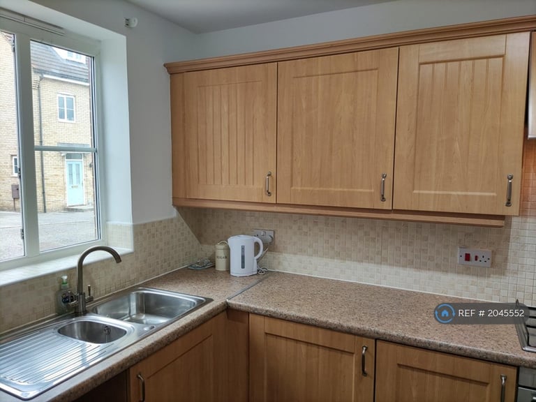 2 bedroom house in Brambling Close, Stowmarket, IP14 (2 bed) (#2045552)