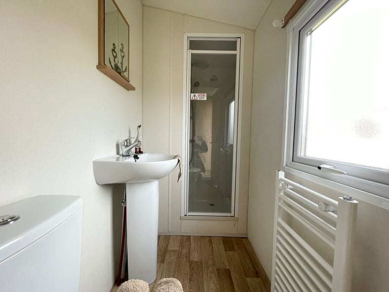 CHEAP STATIC CARAVAN FOR SALE AT BROADLAND SANDS HOLIDAY PARK - 11.5 MONTH OWNER SEASON