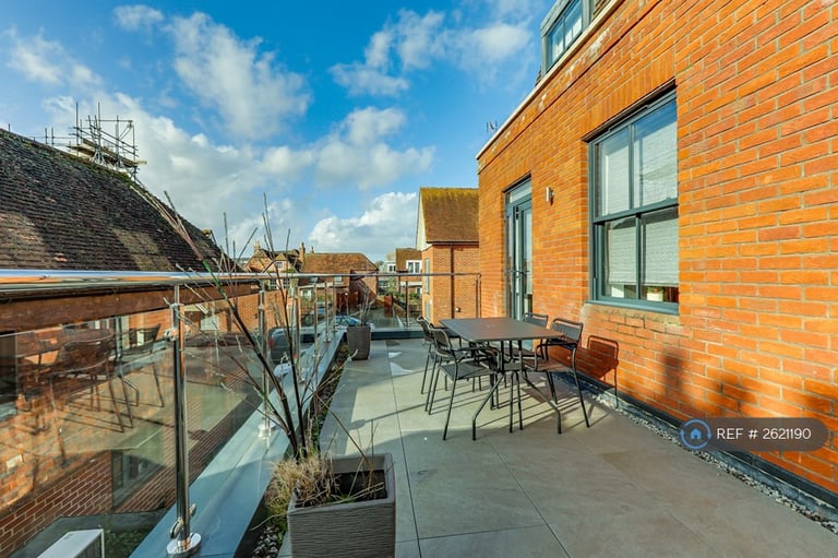2 bedroom flat in St. James House, Canterbury, CT1 (2 bed) (#2621190)