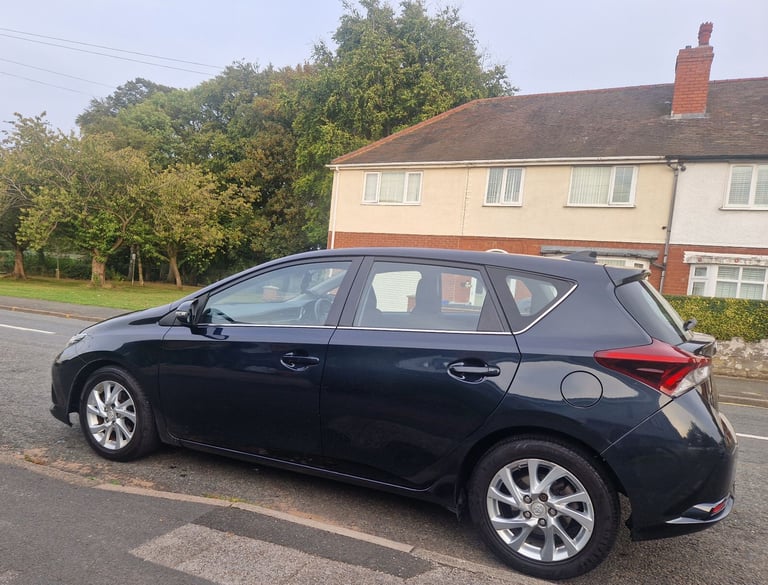 TOYOTA AURIS,Hatchback,2015, Manual, *BARGAIN