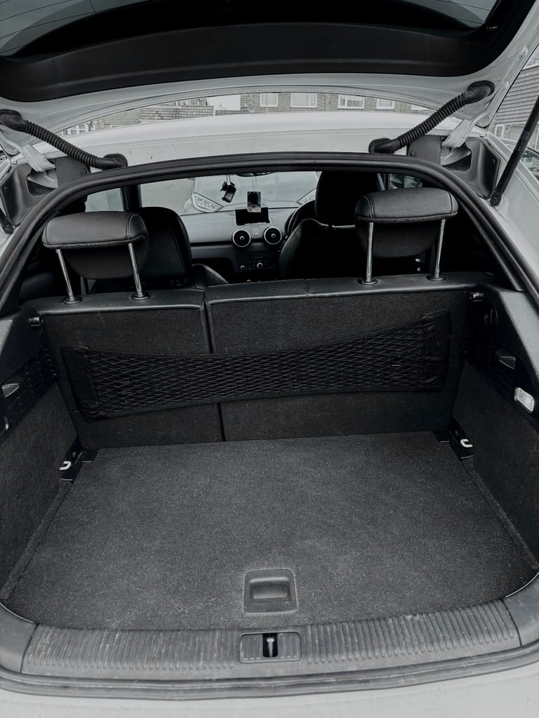 Audi, A1, Hatchback, 2014, Manual, 1598 (cc), 3 doors