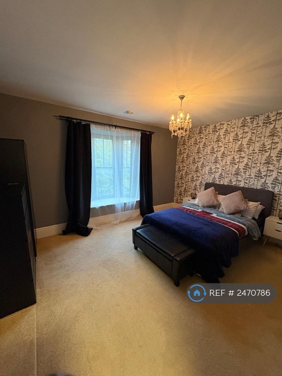 3 bedroom flat in Clickers Drive, Northampton, NN5 (3 bed) (#2470786)