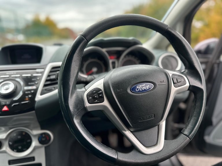 2011 Ford Fiesta 1.4 Titanium 5dr HATCHBACK Petrol Manual