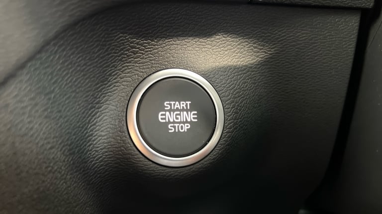 2025 Volvo XC40 Black Edition Plus, B3 Mild hybrid, Petrol (Rear Camera, BLIS) Estate Petrol Auto...