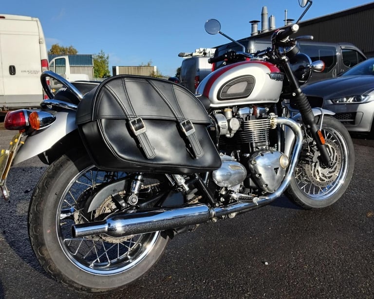 2017 66 TRIUMPH BONNEVILLE T120 T 120 1200 RED 1289 MILES CLASSIC STYLING