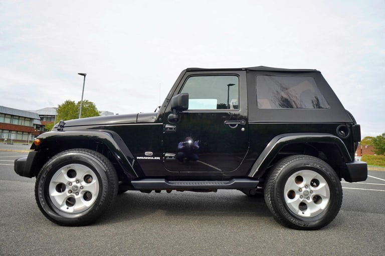 2015 Jeep Wrangler 2.8 CRD Overland 2dr Auto CONVERTIBLE DIESEL Automatic
