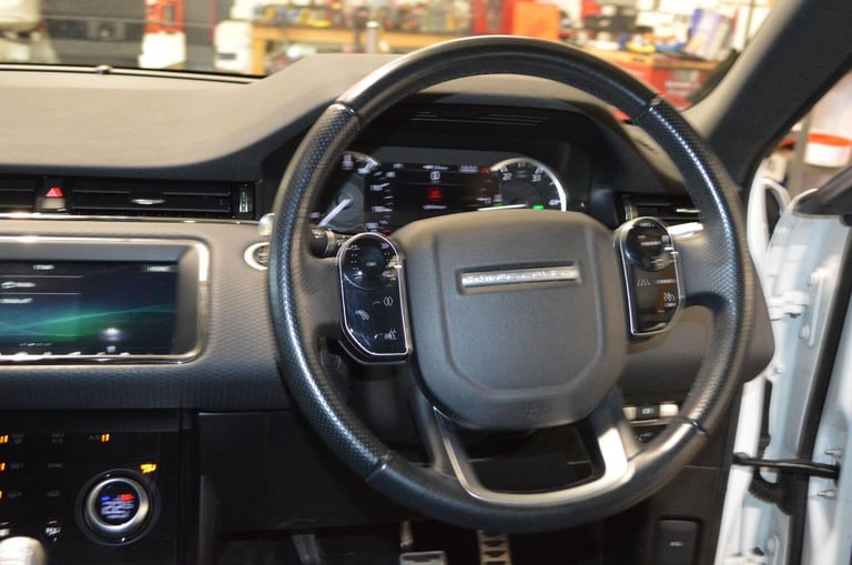 LAND ROVER RANGE ROVER EVOQUE 2.0 D150 R-Dynamic FWD Euro 6 (s/s) 5dr 2020