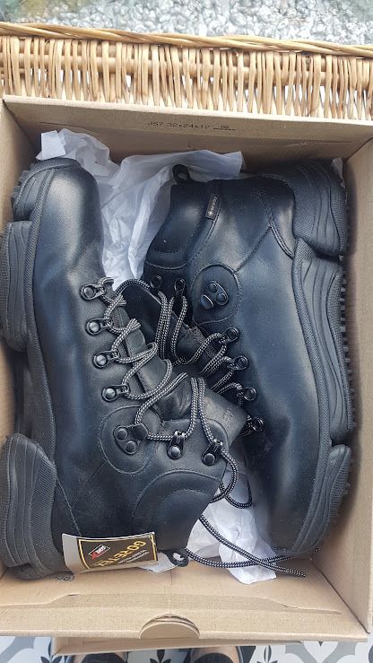 image for Brand New Clarks Gore-Tex, TriPathDay2GTX Black Leather size 7