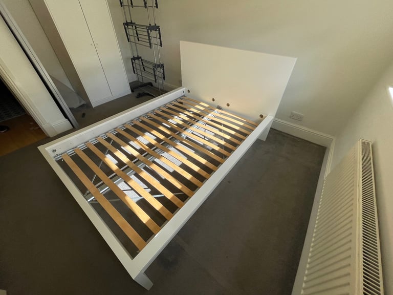 Double Bed - white 