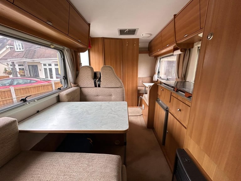 Roller Team Arabella 2001, 5 Berth, 6 Belts, Over Cab Bed, Rear Garage