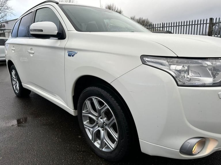 2014 Mitsubishi Outlander 0.0 PHEV GX 4H 5d 162 BHP Estate PETROL/ELECTRIC Semi Automatic