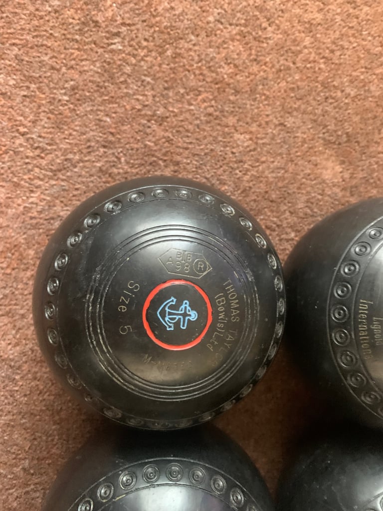 Thomas Taylor size 5 bowls