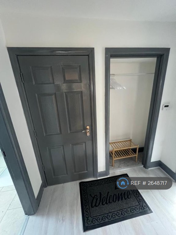 2 bedroom flat in Balmoral Road, Fairfield, Liverpool, L6 (2 bed) (#2648717)