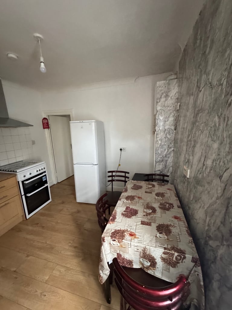 2 bedroom flat available in barking 