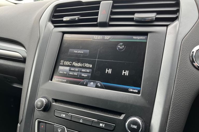 2016 Ford Mondeo 2.0 TDCi Titanium 5dr ** Sync 2 - Bluetooth / USB Connection ** Manual Hatchback...