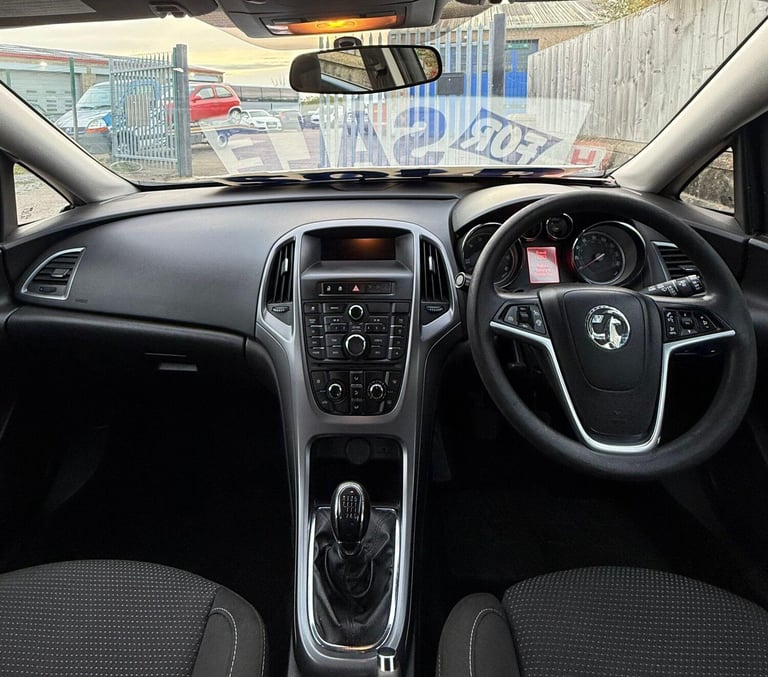 2015 Vauxhall Astra 1.6 CDTi ecoFLEX 94g Design Euro 6 (s/s) 5dr HATCHBACK Diesel Manual