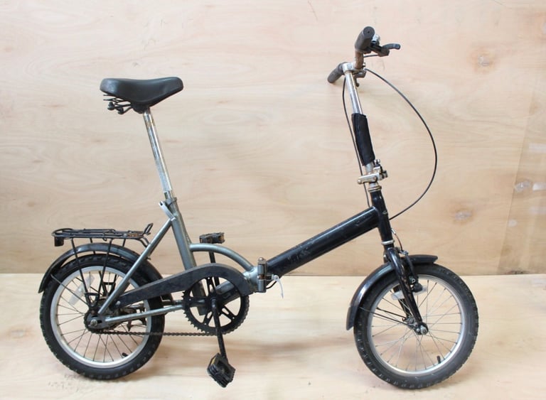 Black compact stowaway folding bike. Good working condition. Shopping. S size