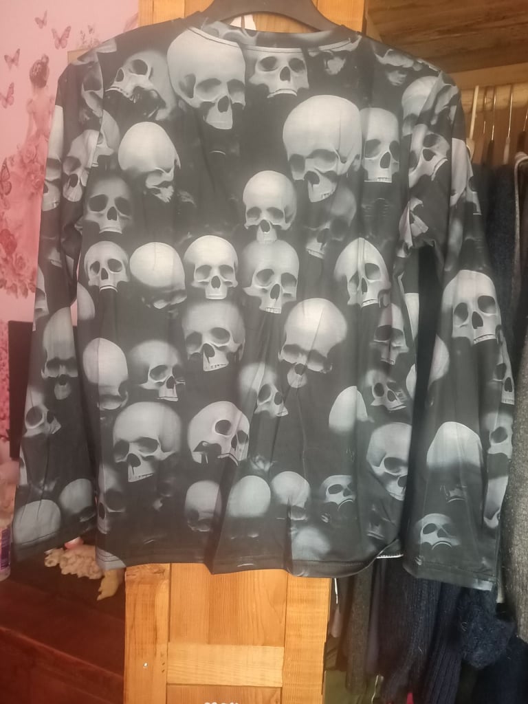 Long sleeve tops 