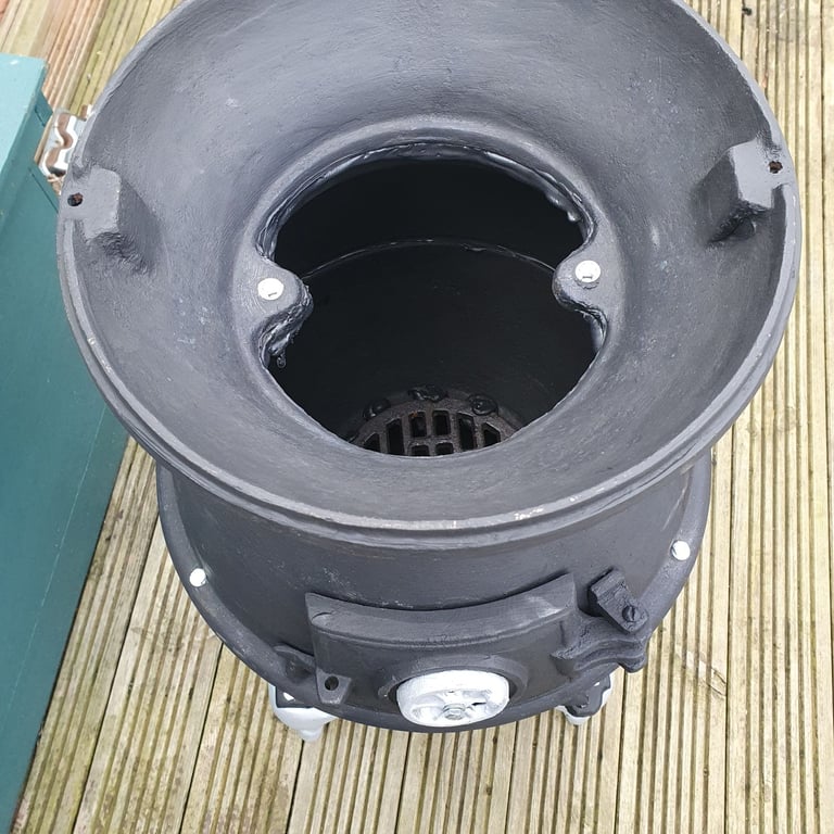 Pot belly cast iron stove 