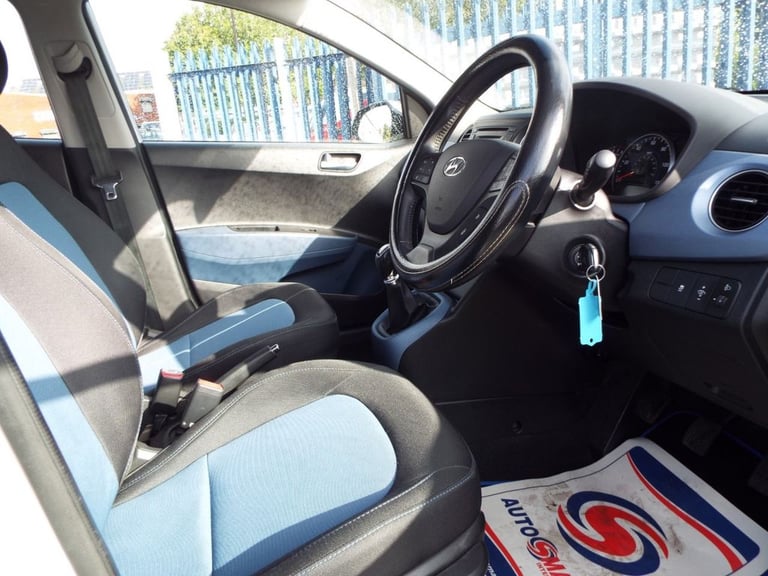 2014 Hyundai i10 1.0 Premium Hatchback 5dr Petrol Manual Euro 5 (66 ps) Hatchback Petrol Manual
