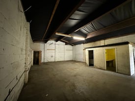 Warehouse/storage unit for rent 