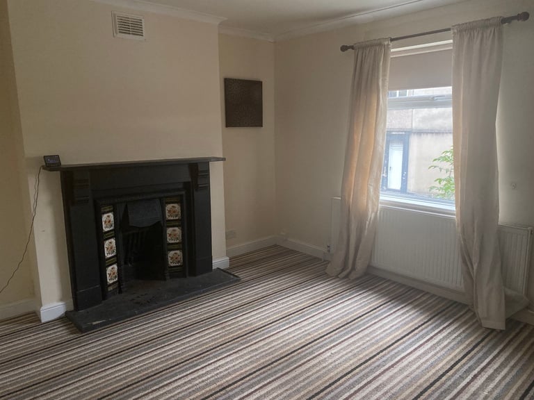 4 Bed Semi-detached bed house to rent