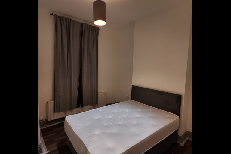 Spacious & Cosy double Room for Rent CR0 2DF