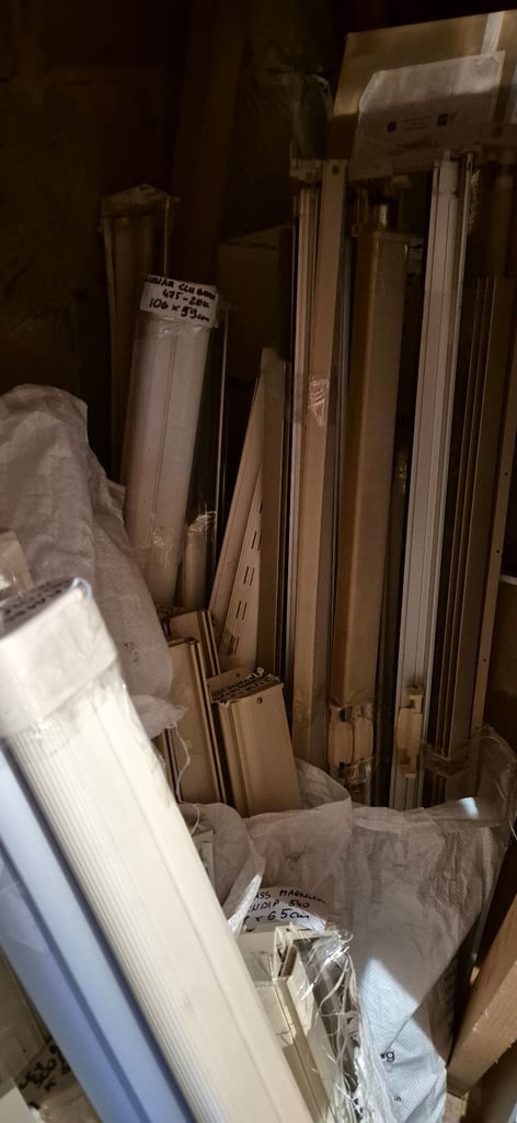 Various sizes window blinds with flynets for camper, caravan, motorhome, boat ect....