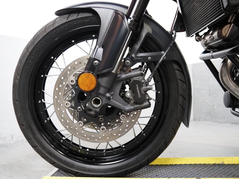 2020 Suzuki V Strom 1050 RC DL1000 XT 15k ,crash bars great adventure bike