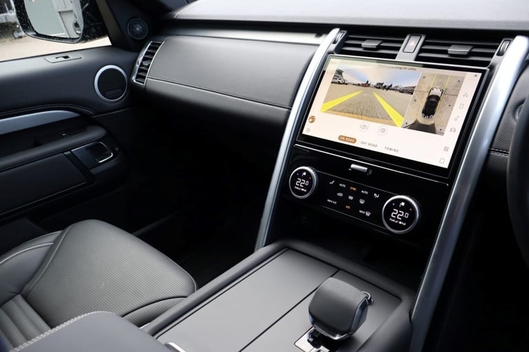 2024 Land Rover Discovery COMMERCIAL DYNAMIC HSE 22 inch wheels deployable towbar wireless charge...