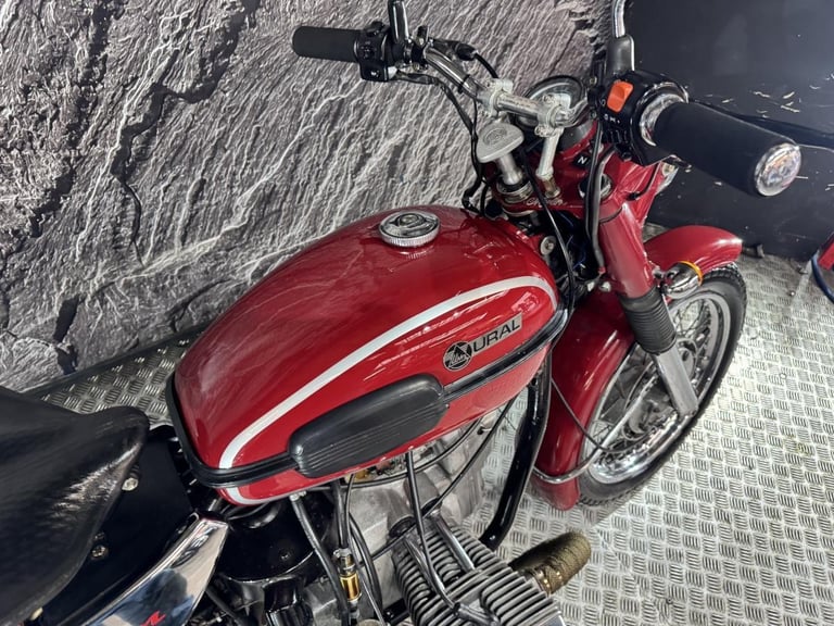 URAL RED STAR 750 2002