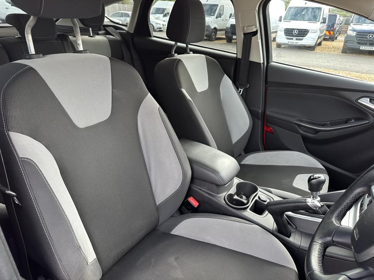2014 Ford Focus 1.0T EcoBoost Zetec Navigator Hatchback 5dr Petrol Manual Euro 5 (s/s) (125 Hatch...