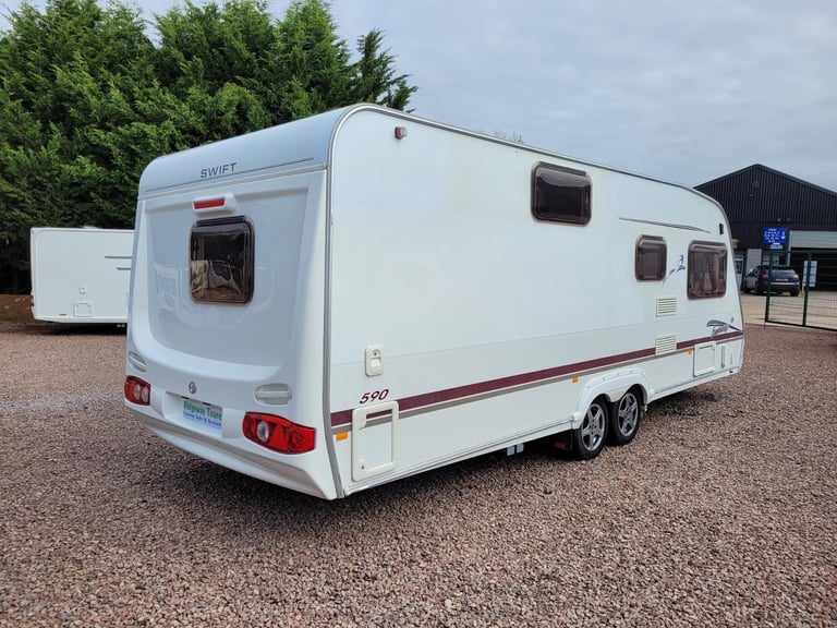 * SALE AGREED*Swift Fairway 590 2005 Twin Axle 6 Berth - Motor Mover, Fixed Bunk