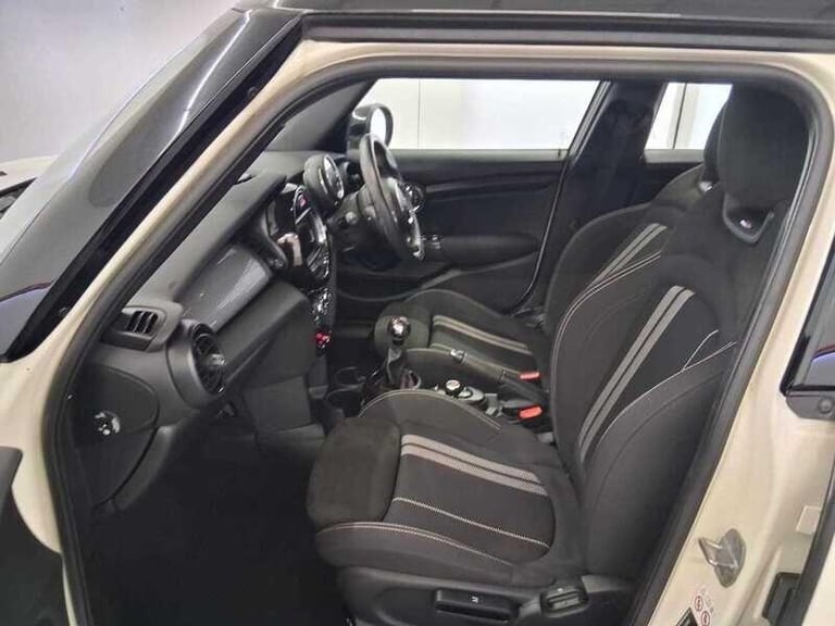 2019 MINI Hatch 1.5 Cooper Sport Hatchback 5dr HATCHBACK Petrol Manual