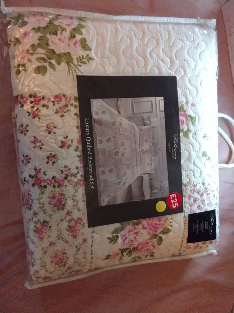 New floral pattern duvet cover set in a double 
