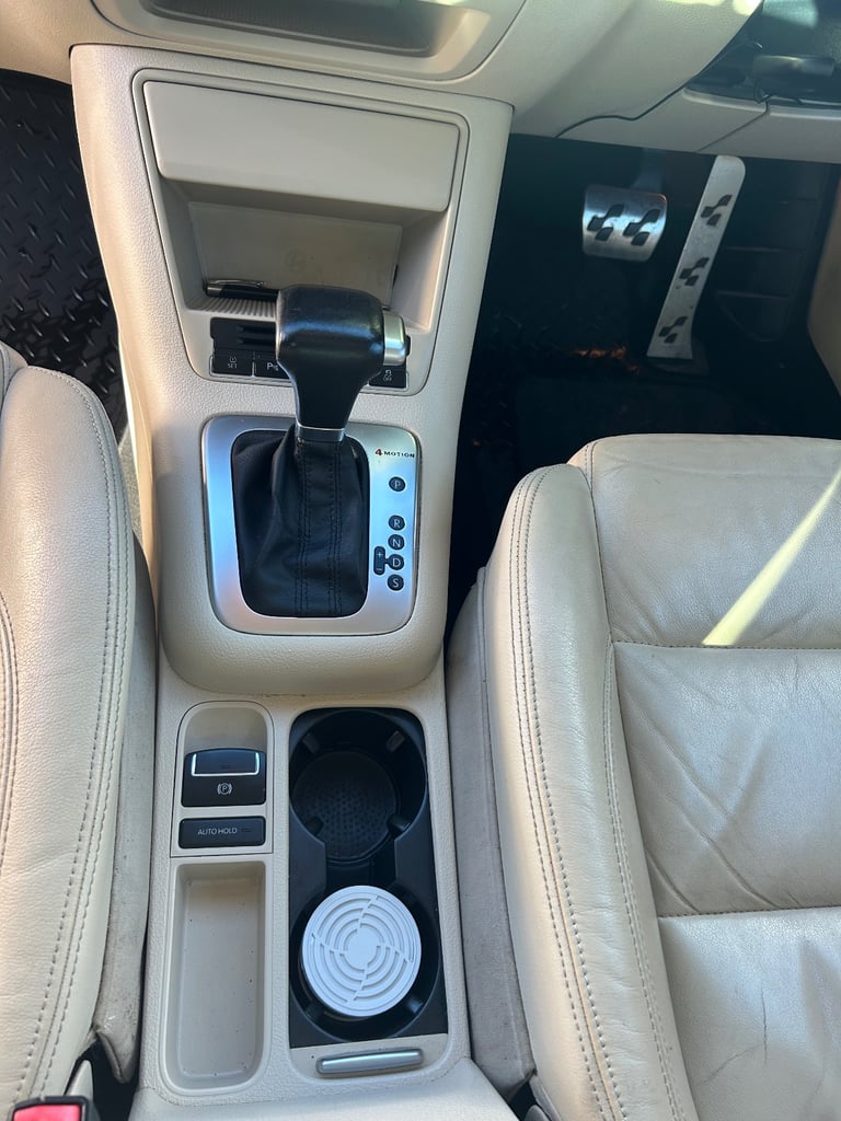 Volkswagen, TIGUAN, R Line Estate, 2010, Semi-Auto, 1968 (cc), 5 doors