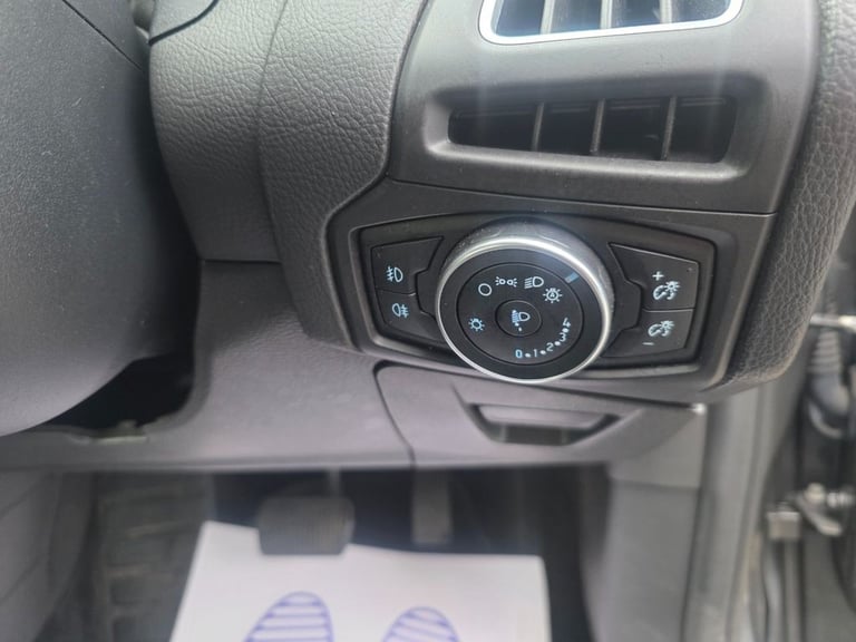 2016 Ford Focus 1.0 EcoBoost 125 Titanium 5dr Auto HATCHBACK PETROL Automatic