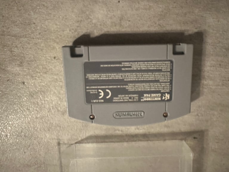 Nintendo n64 James Bond golden eye game
