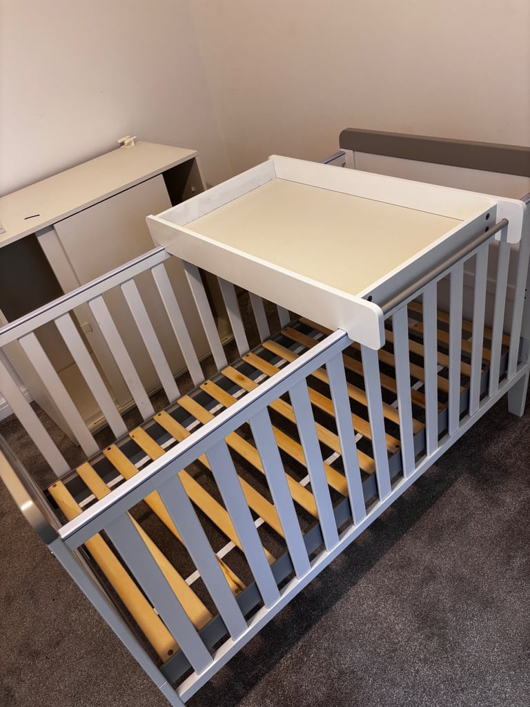 image for Tutti bambini Rio cot bed with top changer + mattress