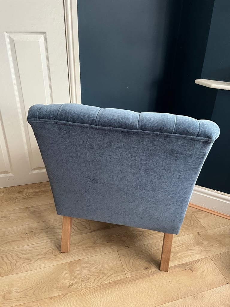 Beautiful Laura Ashley Baron Chenille Seaspray Blue Ropsley Accent Chair.